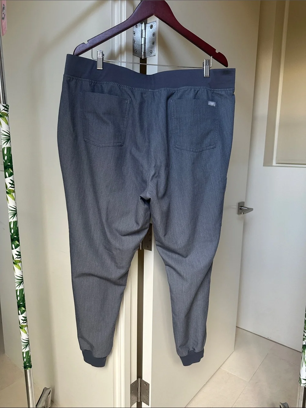Figs comfortable men